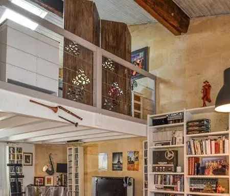 Echoppe Bordelaise Typique Dans *